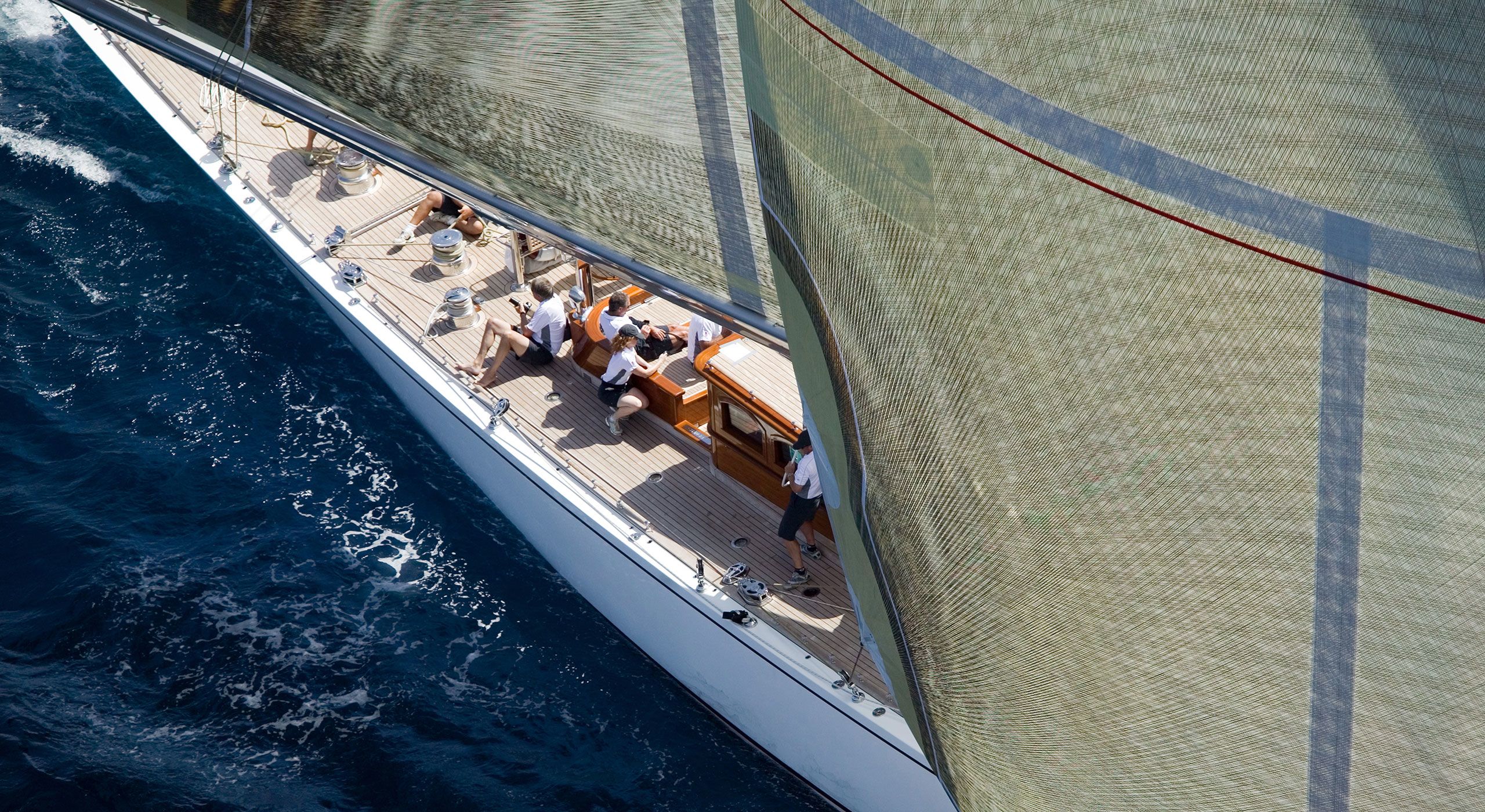 How to keep your superyacht crew happy and positive by SCS Yachting
