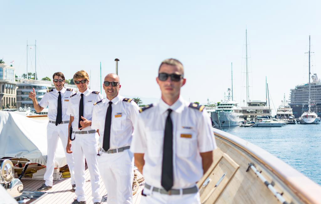 yacht-crew-and-training_02
